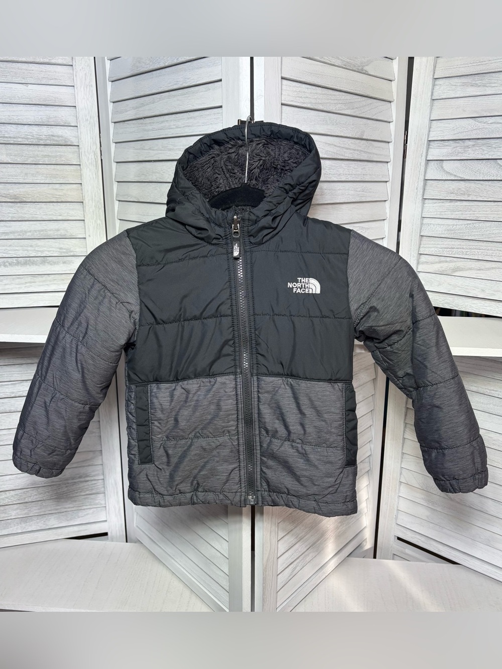 The North Face Toddler 4T Reversible Hooded Puffer Sherpa Jacket Black Gray
